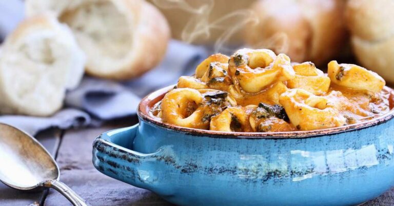 Creamy Tortellini Bake: A Mouthwatering Delight 2023