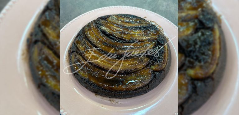 BANANA CAKE IN THE PAN